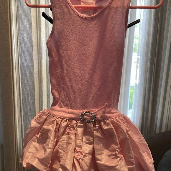 Gorgeous dolls and divas dress 🌸🎀 - Picture 1 of 3